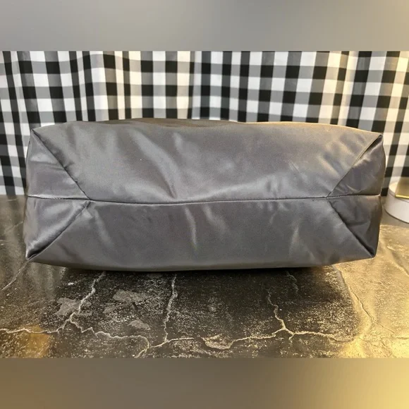 Michael Kors Kelsey Medium Top-Zip Nylon Grey and Black Tote - Picture 4 of 6